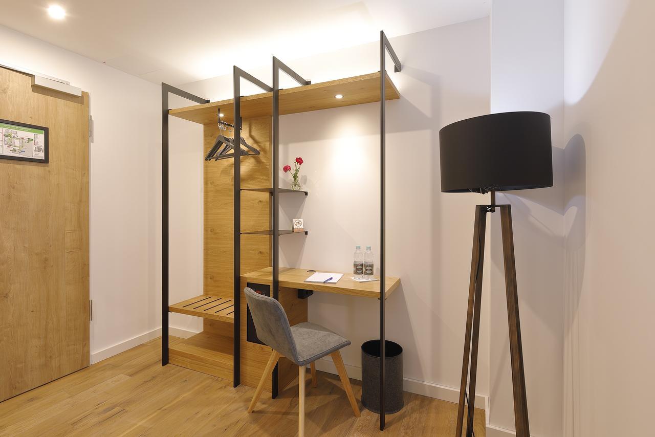 Deluxe Single Room,631270389:JPEG